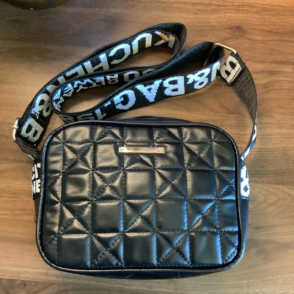 N/A stylish black